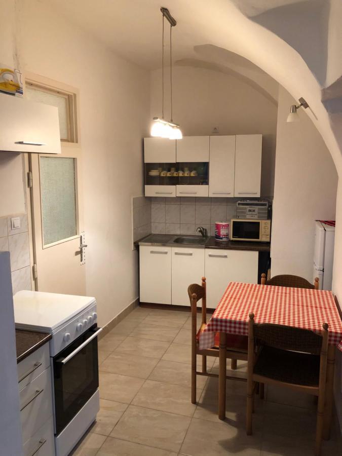 Apartman Becsi Utca 쇼프론 외부 사진