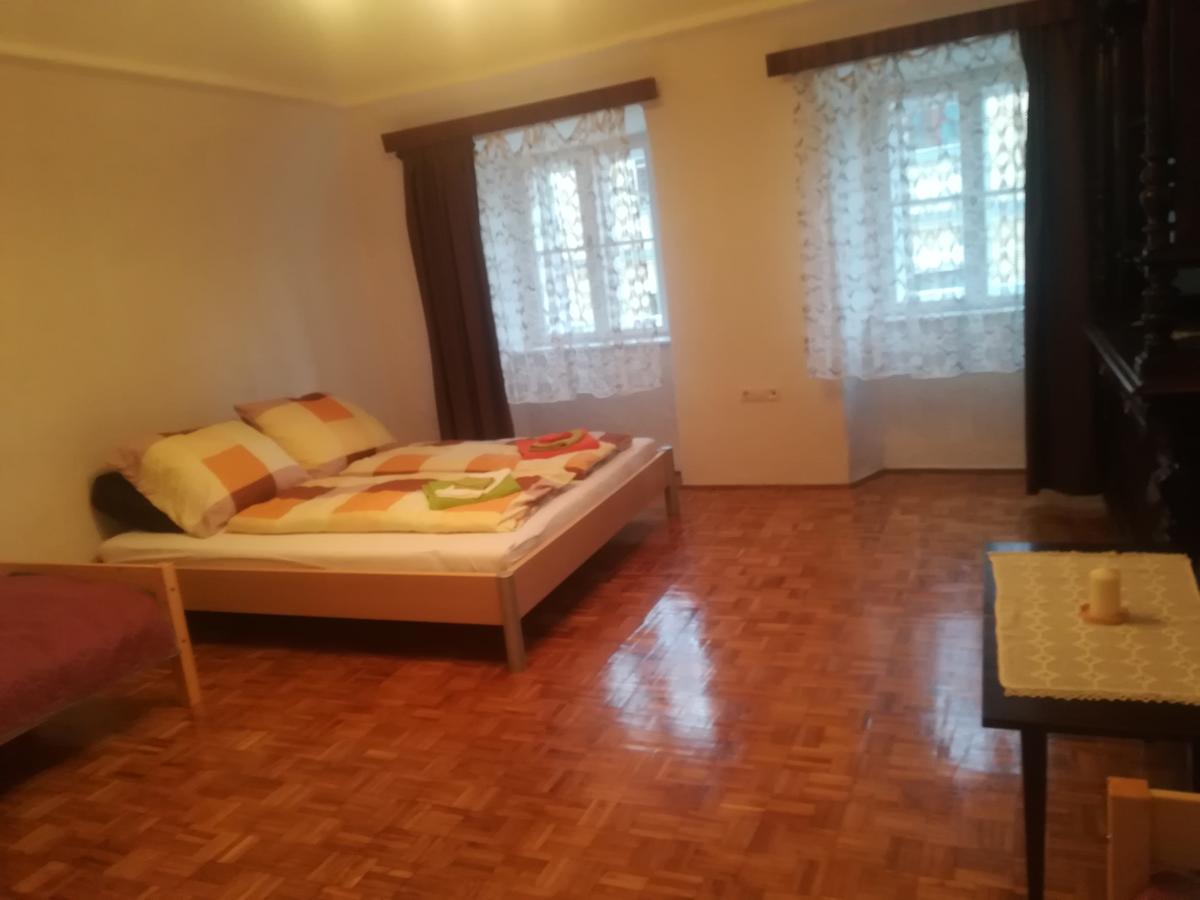 Apartman Becsi Utca 쇼프론 외부 사진