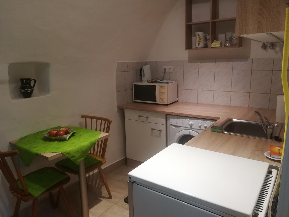 Apartman Becsi Utca 쇼프론 외부 사진